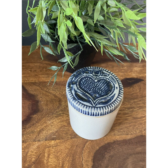 Lid Clay Jar Folk Art Cottagecore Blue Heart Prestige Place Museum of American - Picture 2 of 6